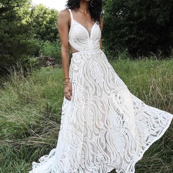 All Who Wander Wedding Dress - Picture 1 of 5